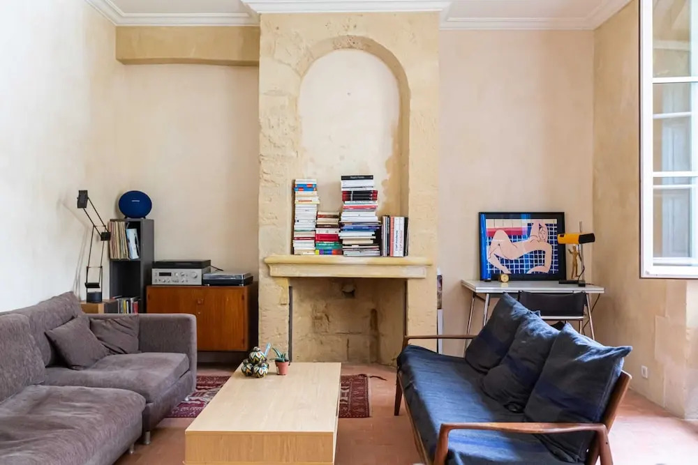 Retro apartment with garden by GuestReady
