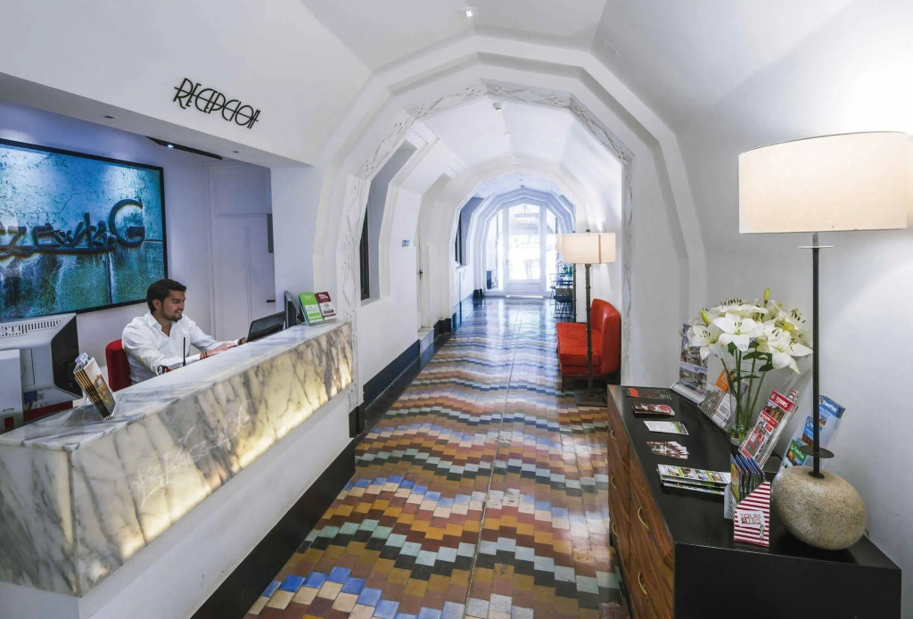 Hotel Luciano K