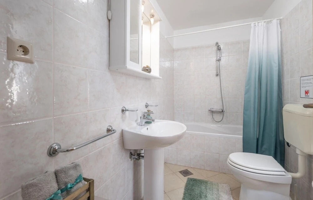 Stunning Home in Sveti Anton With Wifi and 4 Bedrooms