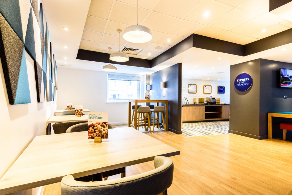 Holiday Inn Express Portsmouth Gunwharf Quays by IHG