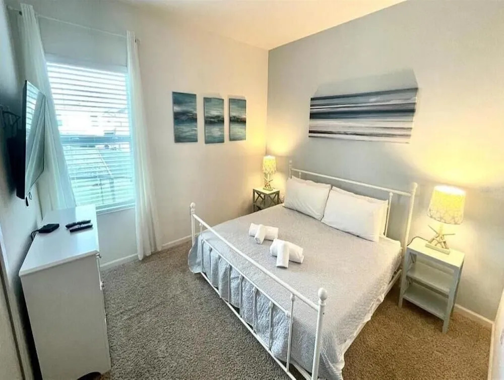 Sonoma Resort, Private Pool, and Much More!!