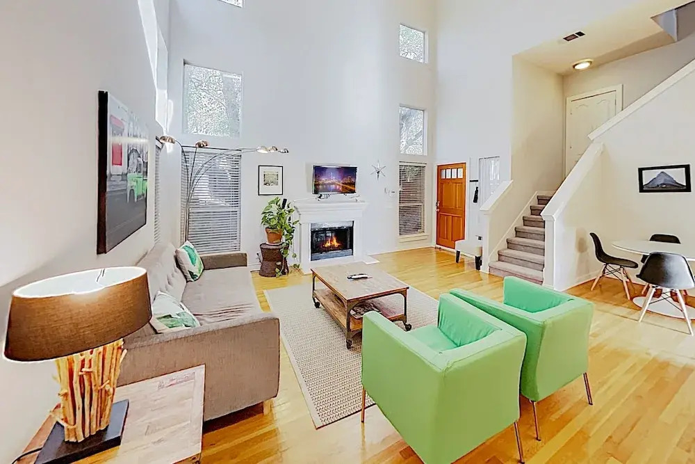 3BR Airy and Open Austin House by RedAwning