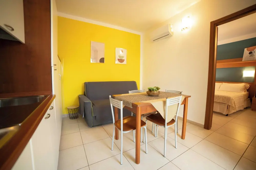 Ferienwohnung ulivo mit Pool und Privatstrand