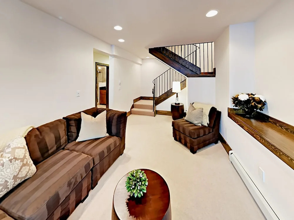 4269 Nugget Lane Duplex 4 Bedrooms 4 Bathrooms Duplex