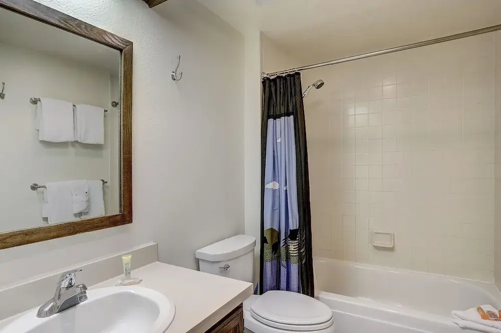 1182 Flying Dutchman 2 Bedroom Condo by RedAwning
