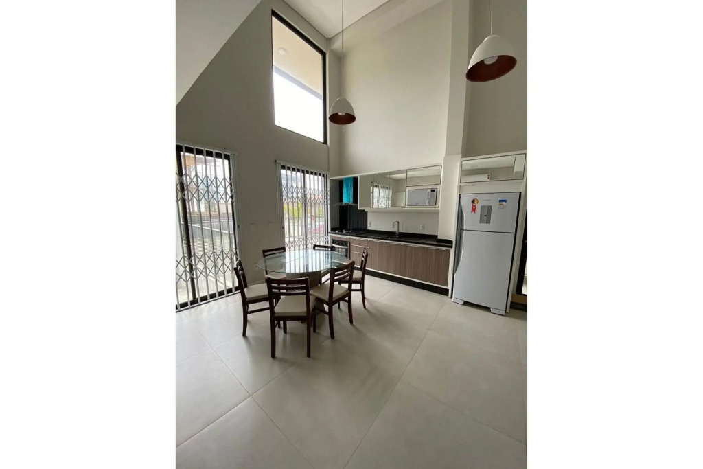 180 - Lindo apartamento com 02 suítes em Mariscal