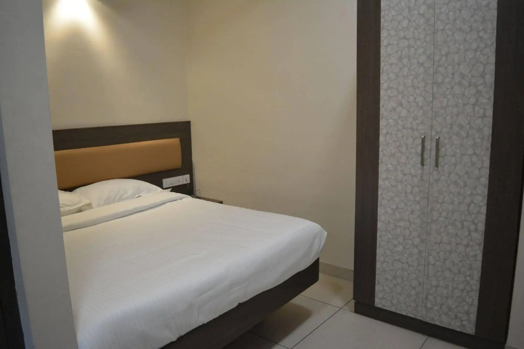 Hotel Sownthariyam