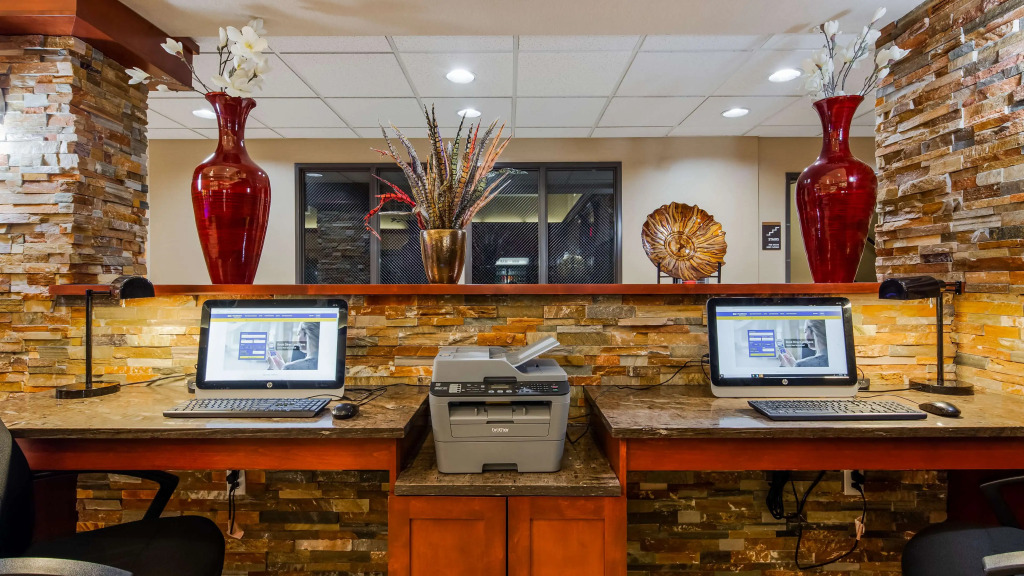 Best Western PLUS Vancouver Mall Drive
