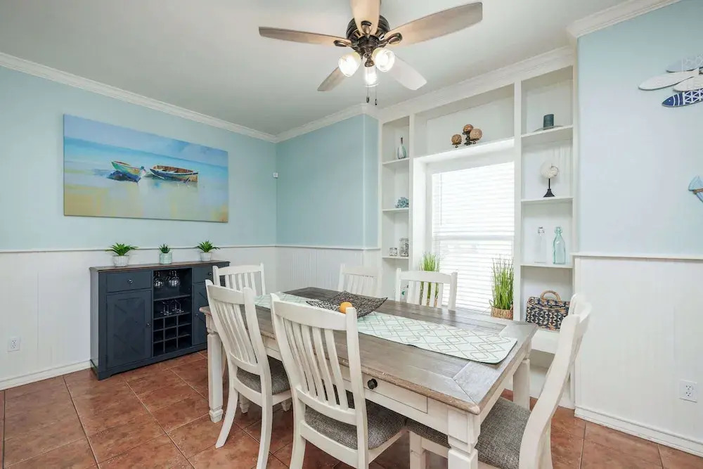 Padre Island Retreat w/ Optional Golf Cart