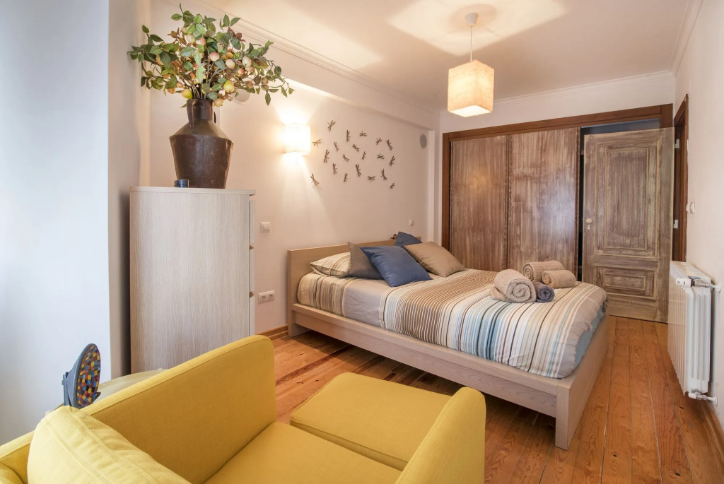 Grand Parliament Duplex by Homing