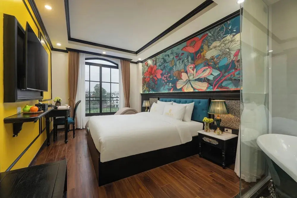 Royal Hotel & Spa
