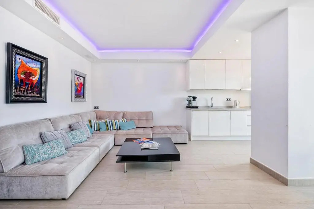 Cabopino Marina Apartment by Rafleys