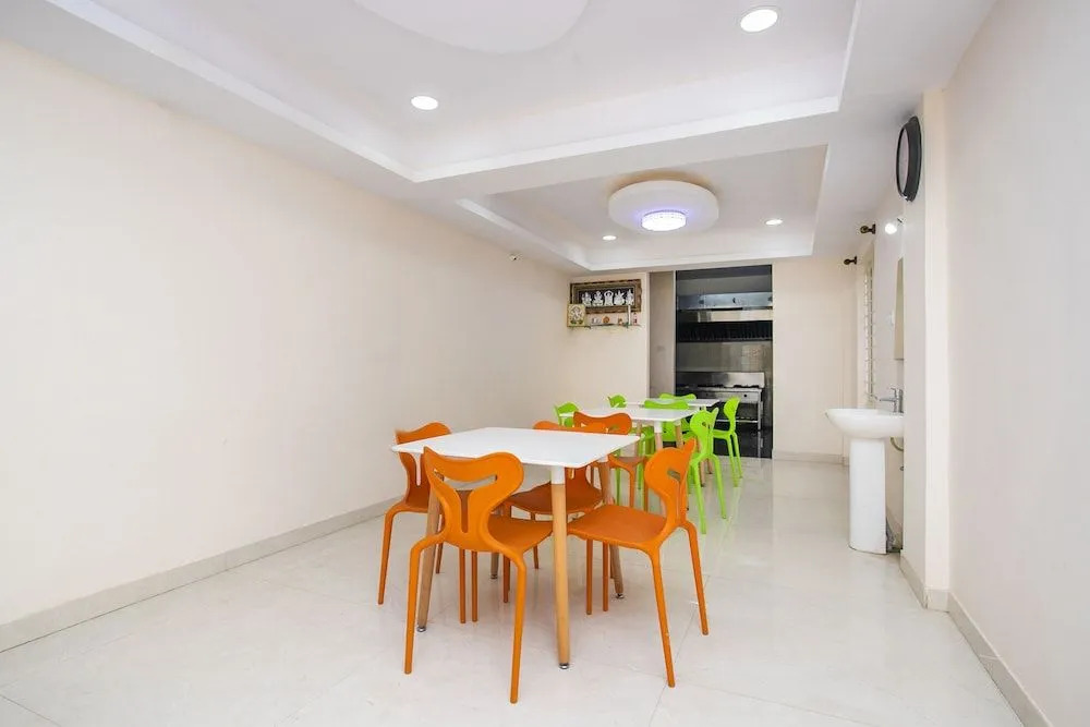 OYO 22836 Hotel Amster Inn