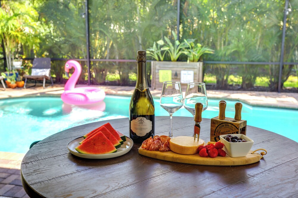 Port St Lucie Retreat: Lanai w/ Private Pool!