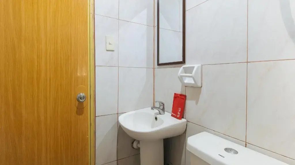 RedDoorz near SM Batangas City