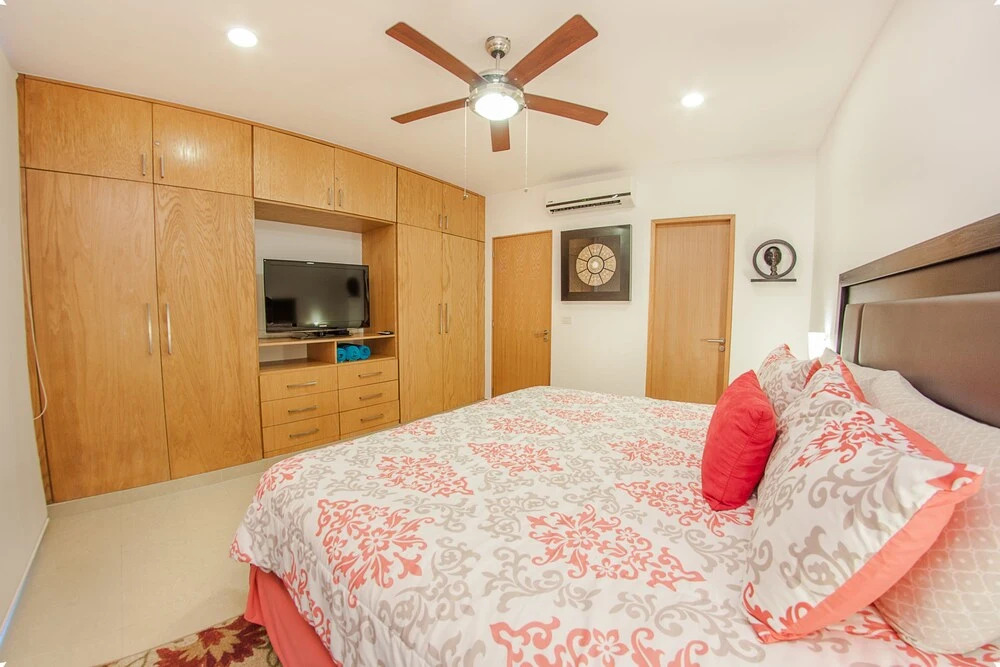 Fun and Relaxing  2BR PH steps away from the beach by Happy Address