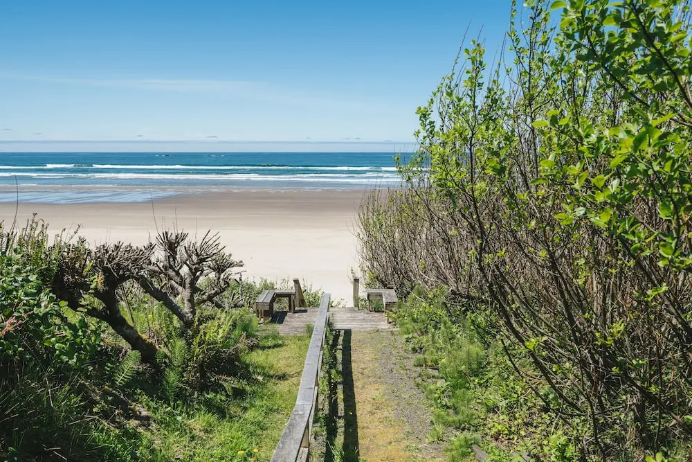 Pacific House by Avantstay Bright Airy Home w/ Direct Access to Cannon Beach