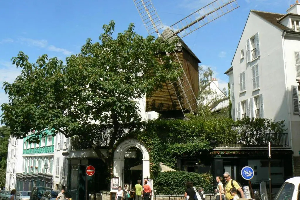 Abbesses Montmartre Apartment
