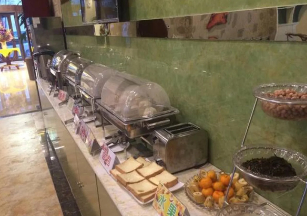 GreenTree Inn Jiuquan Dunhuang Shazhou North Road Hotel