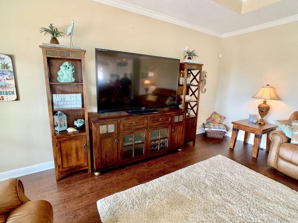A Hop, A Skip And A Splash 3 Bedroom Home