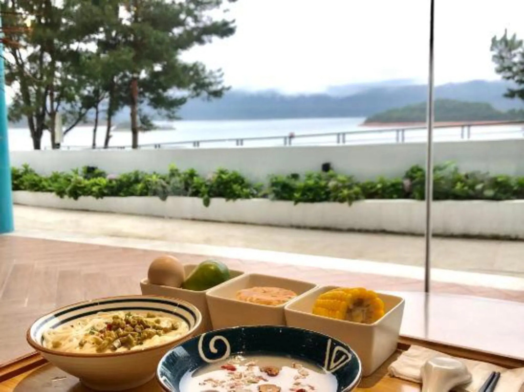 Zixing Xiyan · Hidden Lake and Pines Homestay (Dongjiang Lake Bailang Scenic Area)