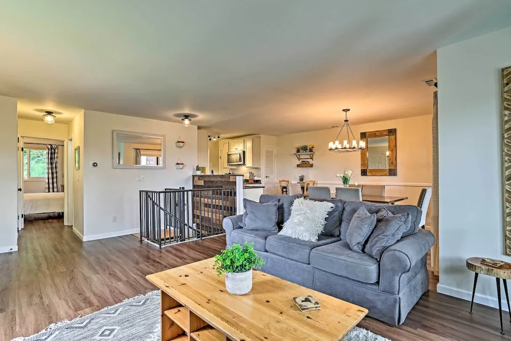 Vernon Condo w/ Deck, Near Appalachian Trail!