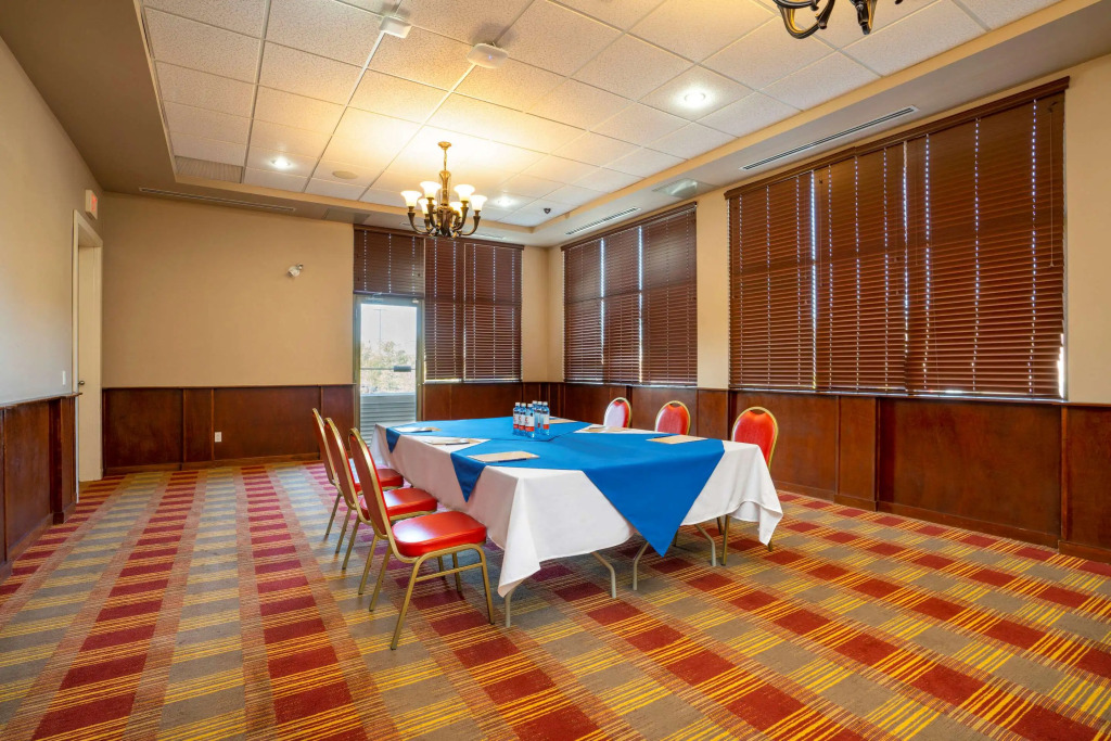 Comfort Inn & Suites Surrey