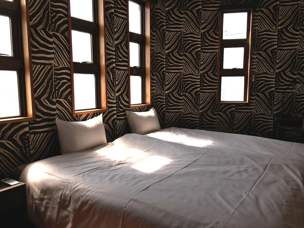 Antenna Room