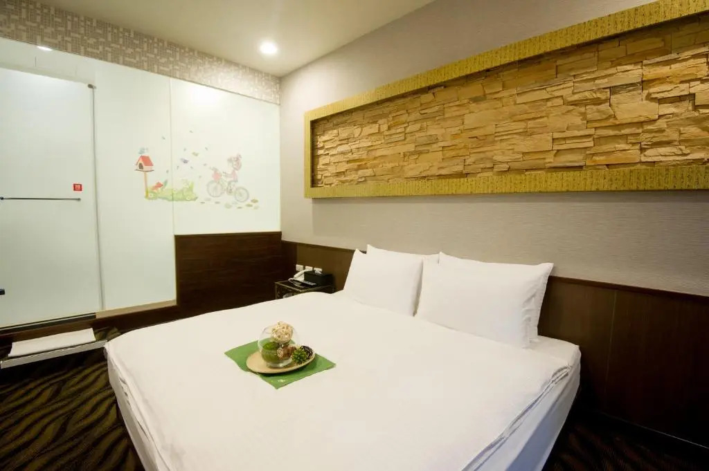 Ximen Holiday Fun Hotel