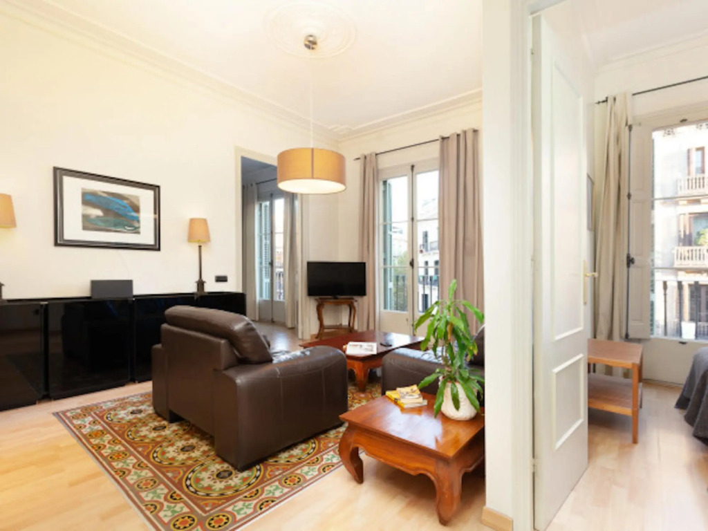 GAUDIR 7 · Bright & comfortable apart. near Passeig de Gracia