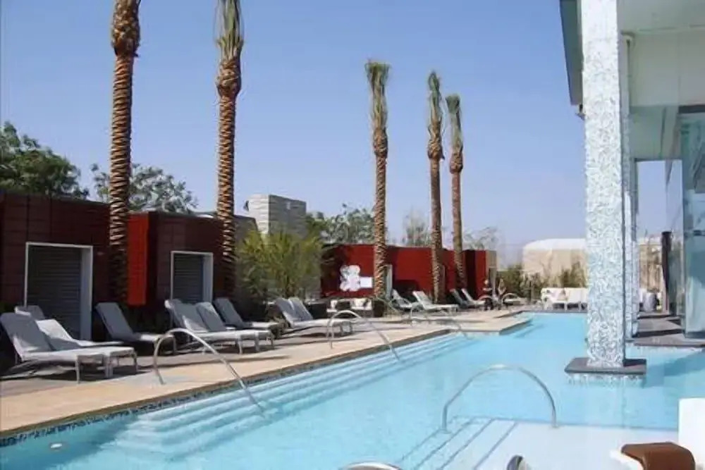 Luxury Suites at Palms Place