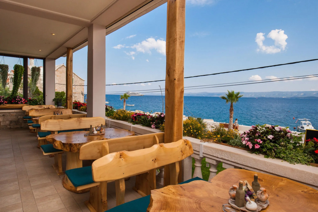 Seaside Apartments Bol