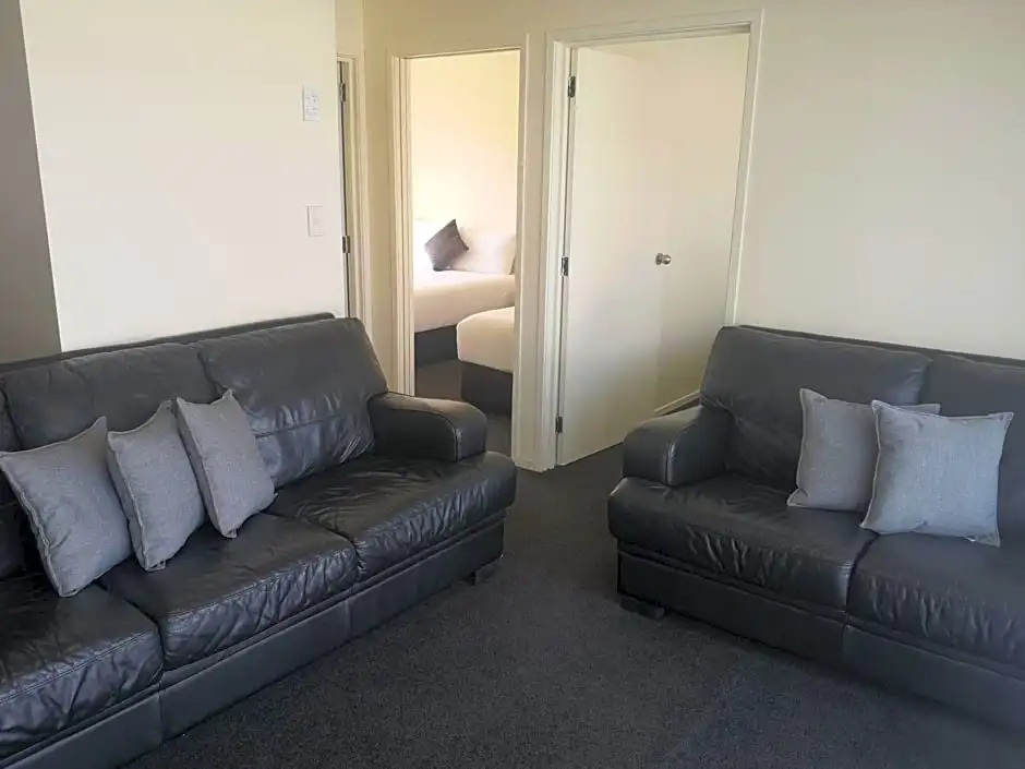 Twin Coast Adventures Motel & Cycle Hire