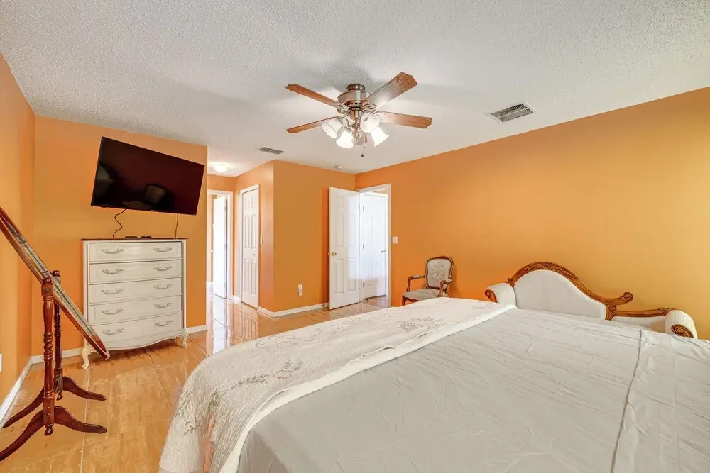 Family-friendly Kissimmee Home w/ Yard & Grill!