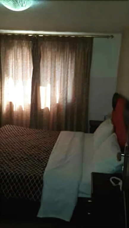 Sandra Hotel
