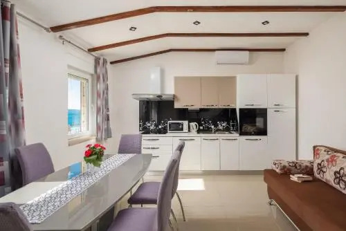 Azra Apartments