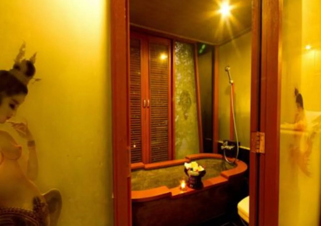 Khum Jao Luang boutique