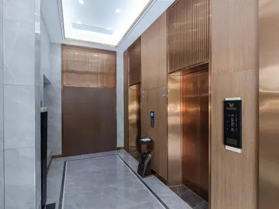 Vienna International Hotel (Huizhou Digital Park Guangtai Road)