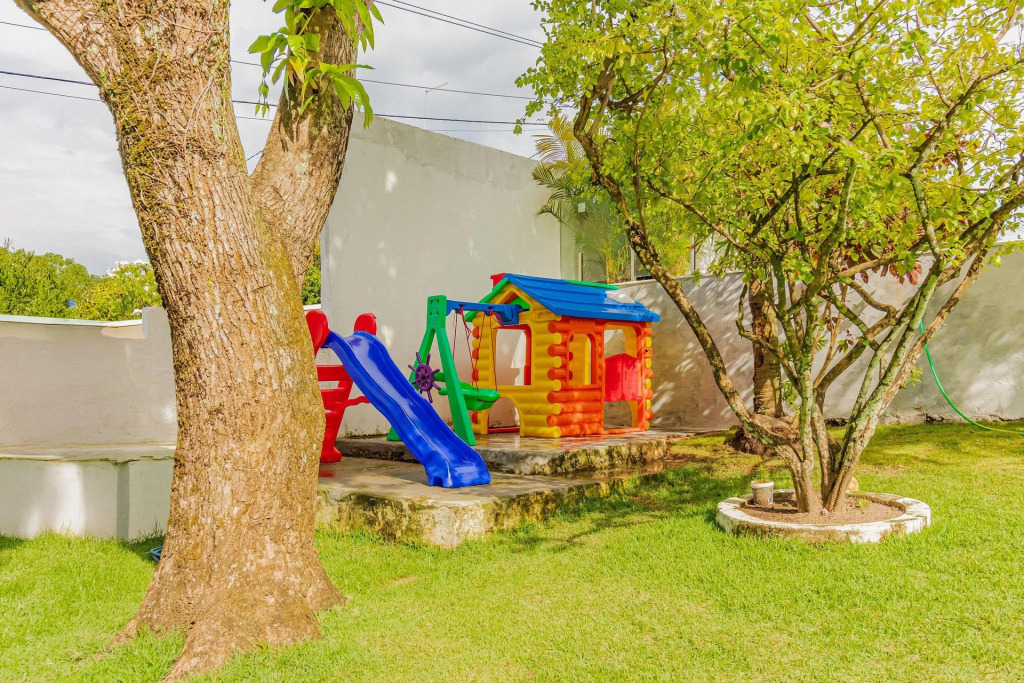 GB77 Ótima Casa 5 Quartos com Piscina e Churrasqueira - Guarajuba