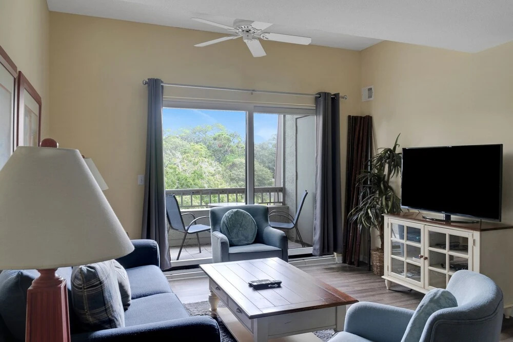 Harbour Town at Sea Pines Spacious 3 Bedroom 3 Condo by RedAwning