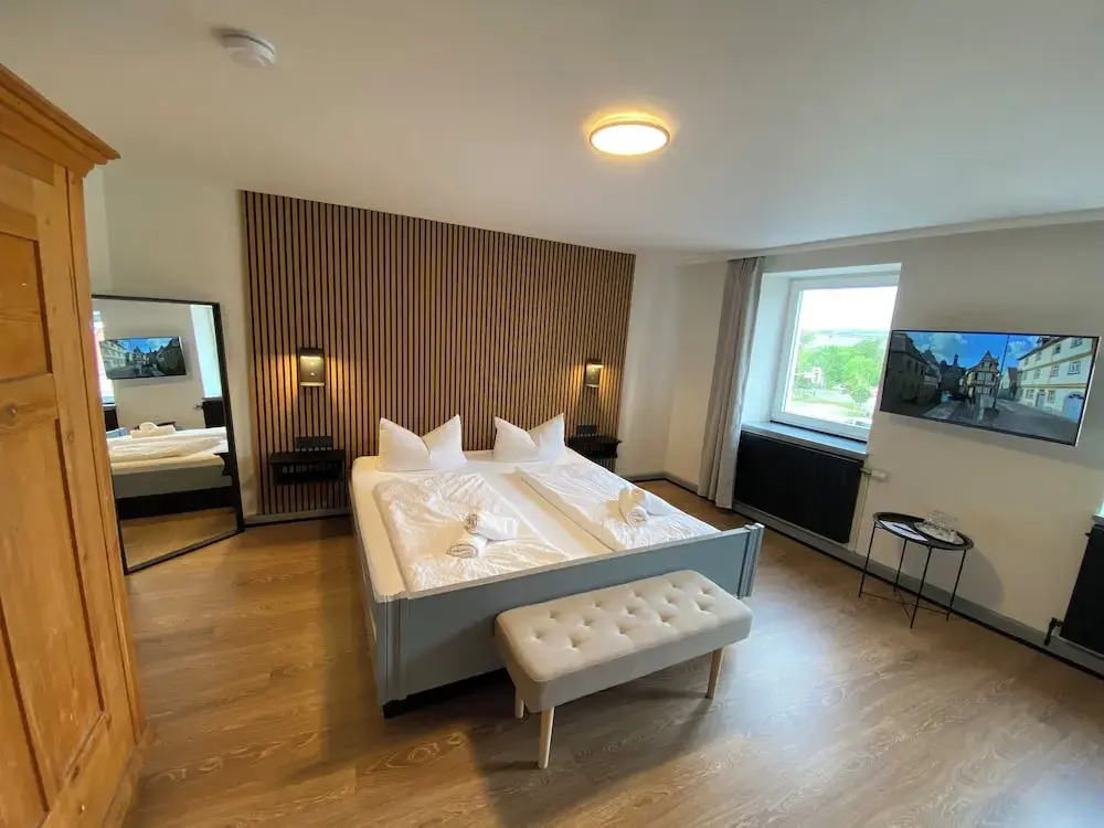 Gasthof zum goldenen Schiff - Historisches Hotel mit Frühstück & Self-Check-in