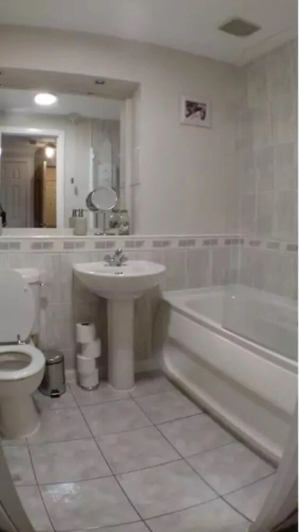 Two Bedroom Apartment Near Haymarket
