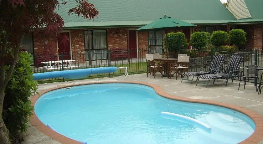 Ashburtons Regency Motel