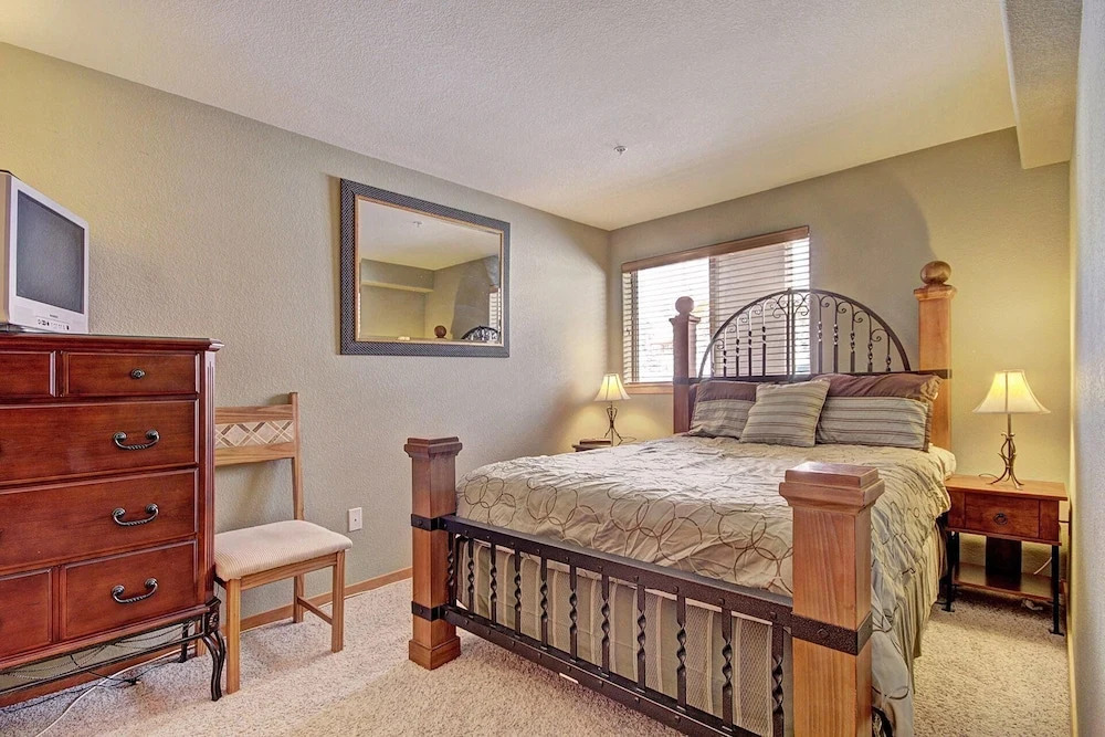 522 Watch Hill Condo