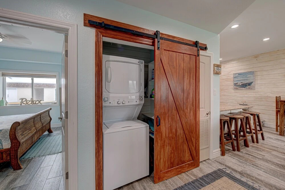 Sun Rose Ir33 2 Bedroom Condo by Redawning