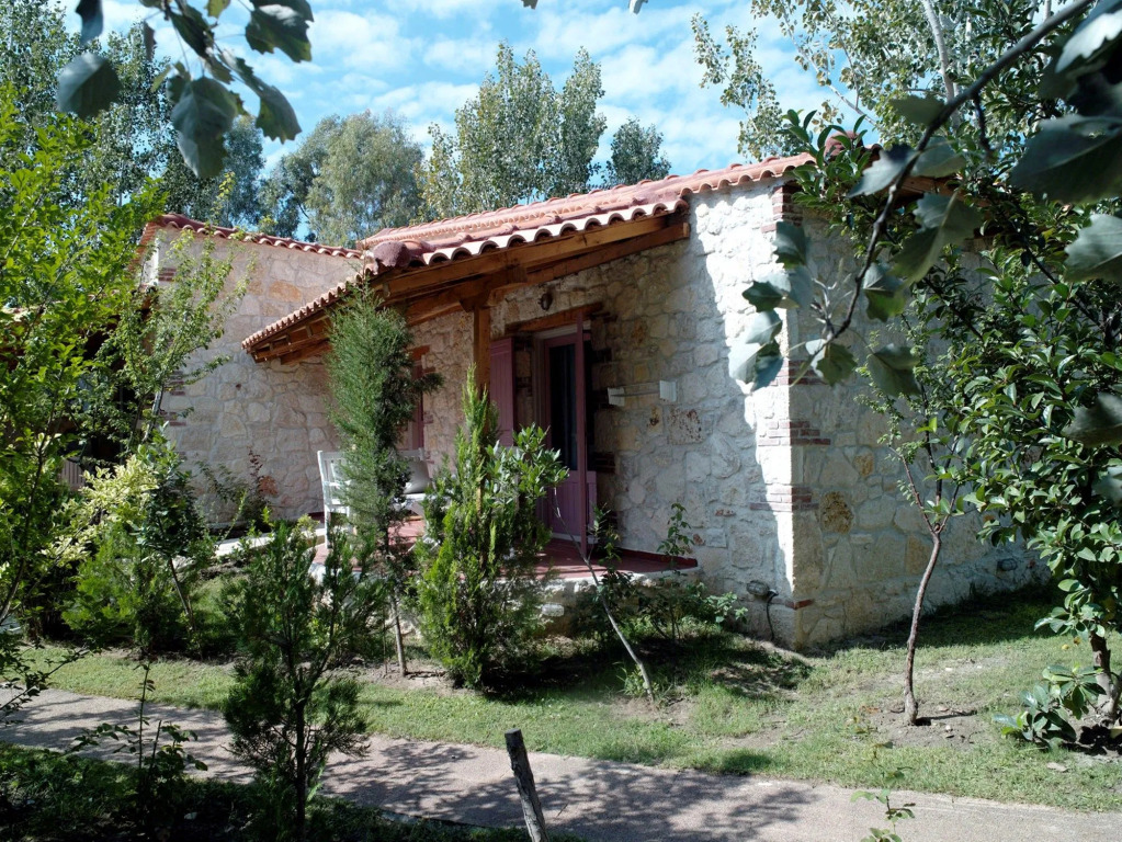 Petrino Eco Village