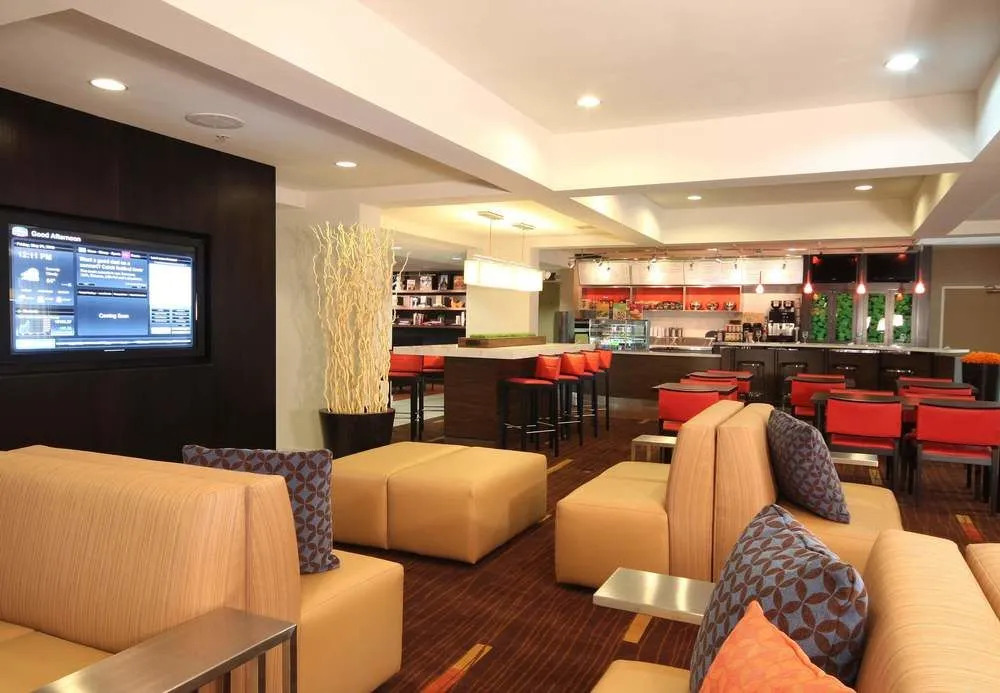 Courtyard by Marriott Chicago Bloomingdale