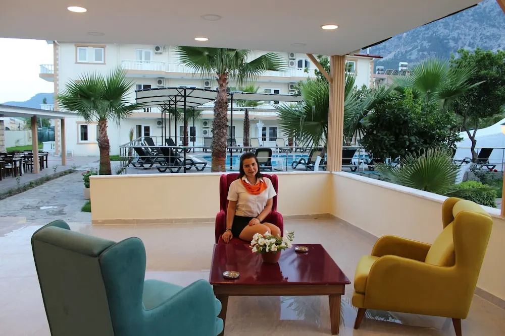 Paradise Apple Hotel