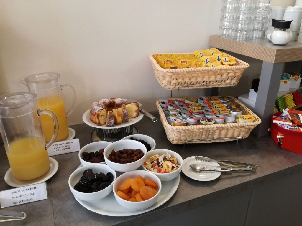 Hotel Cairoli