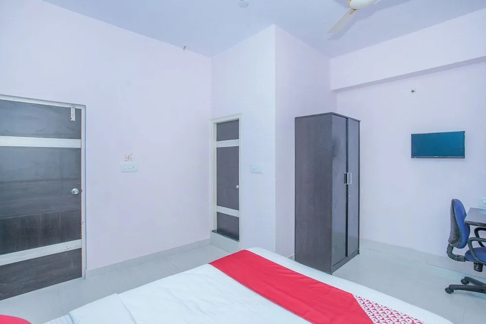 OYO Flagship 24069 Aaira Inn